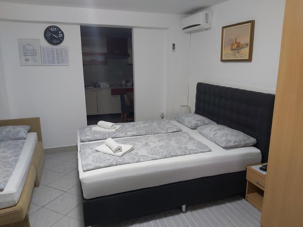 Apartmani I Sobe Mara Palit Kültér fotó