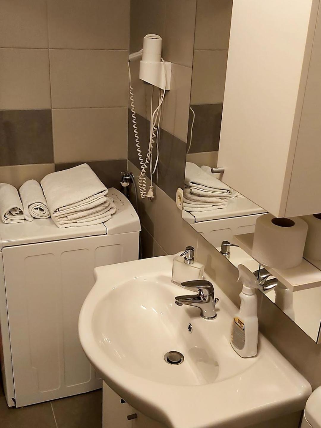 Apartmani I Sobe Mara Palit Kültér fotó