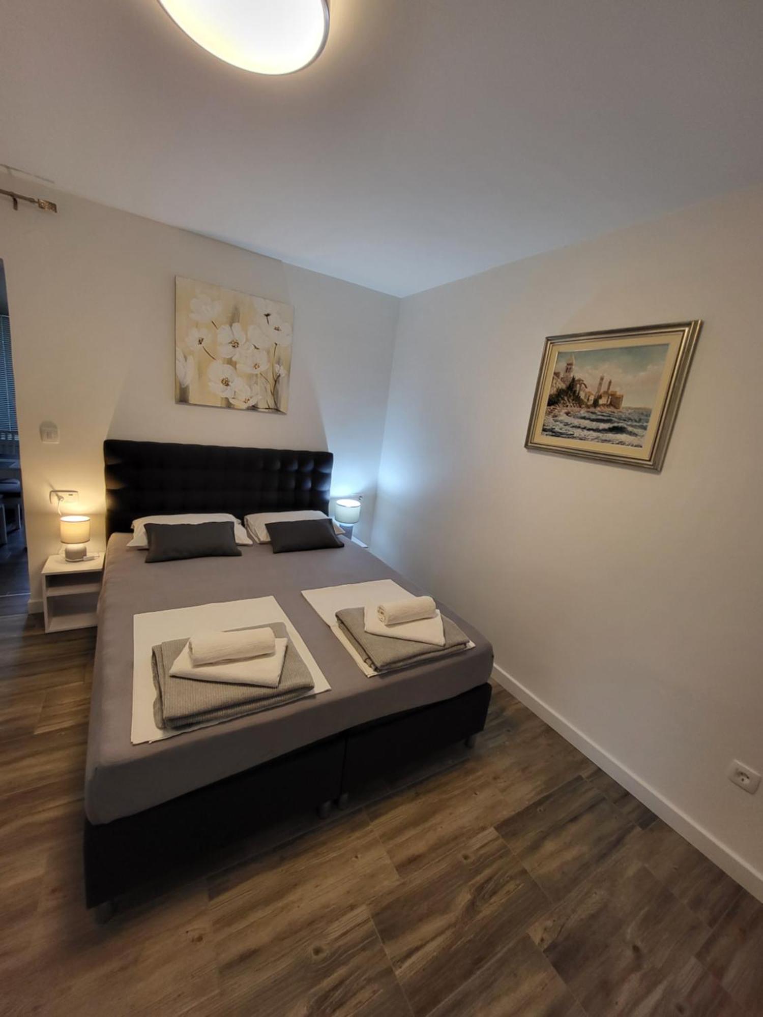 Apartmani I Sobe Mara Palit Kültér fotó