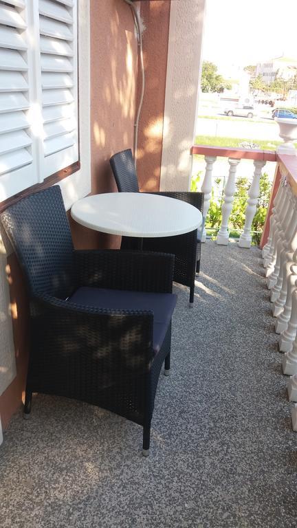 Apartmani I Sobe Mara Palit Kültér fotó