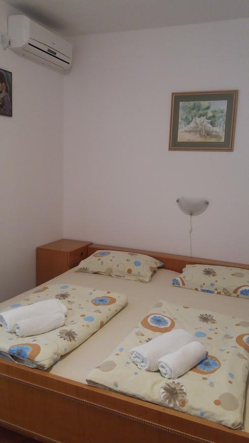 Apartmani I Sobe Mara Palit Kültér fotó